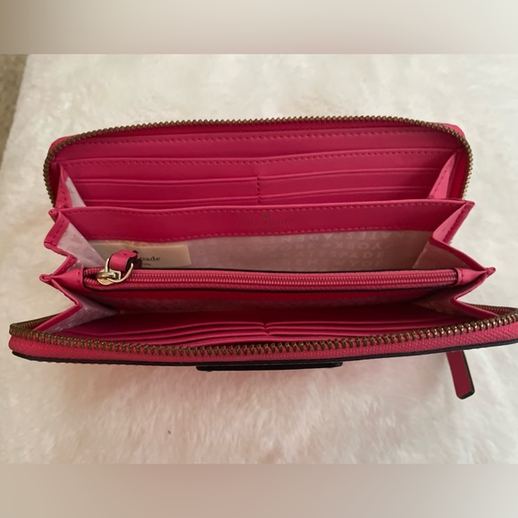 Kate Spade ♠️ pink wallet - Picture 4 of 6